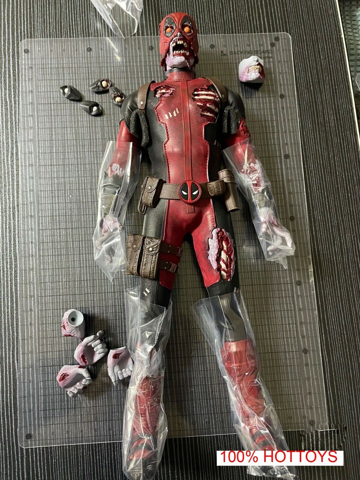 Hot Toys 1/6 Scale Zombie Deadpool Action Figure Collectible Hot Toys 1/6 Scale Zombie Deadpool Action Figure Collectible