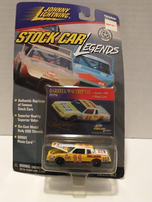 Johnny Lightning Stock Car Legends #11 Darrell Waltrip
