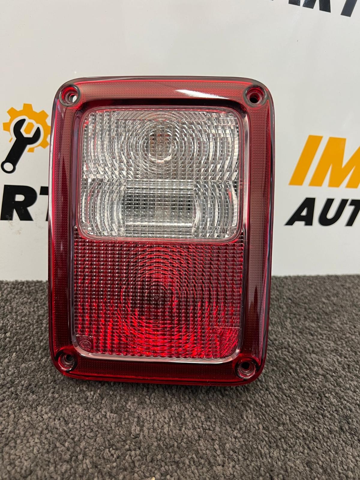 JEEP WRANGLER JK 03/2007-07/2018 LEFT TAILLIGHT IN BODY Jeep