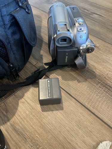 Panasonic 3.1MP 3CCD MiniDV camcorder  TESTED working