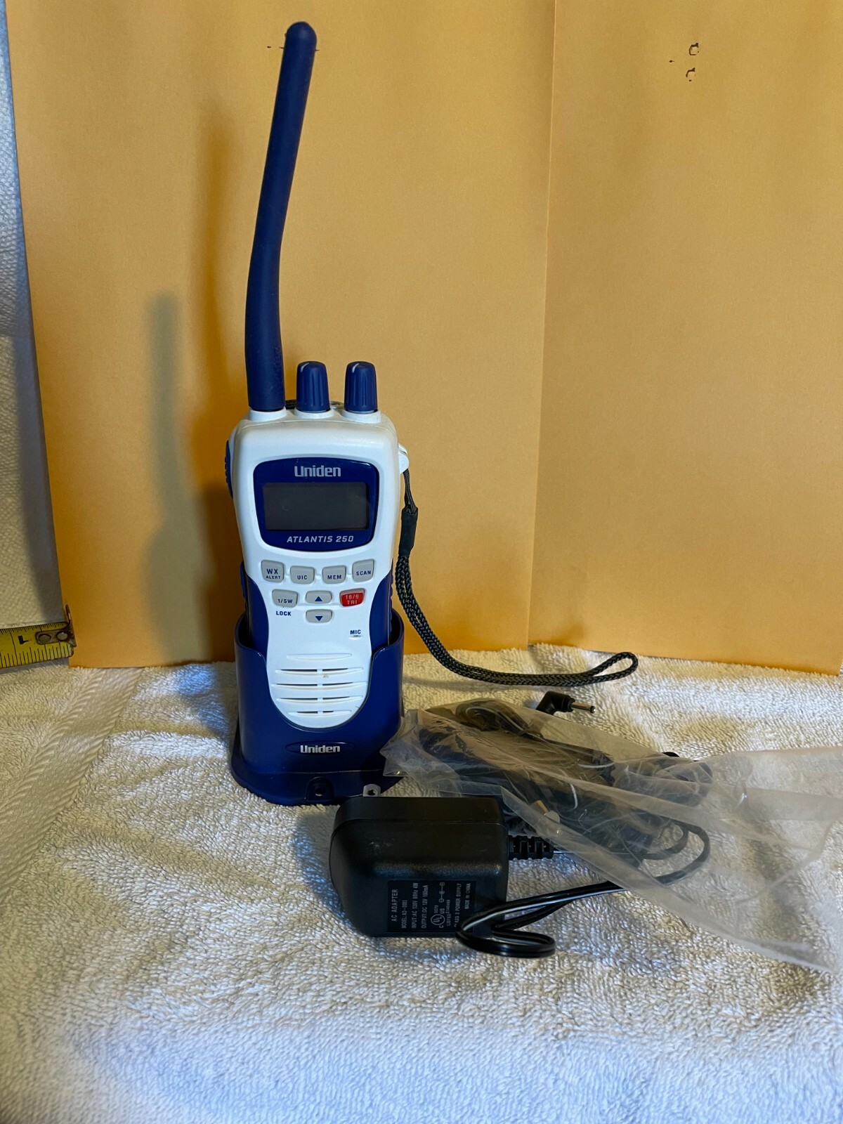 MINT used 1x Uniden Atlantis 250 handheld marine radio VHF complete