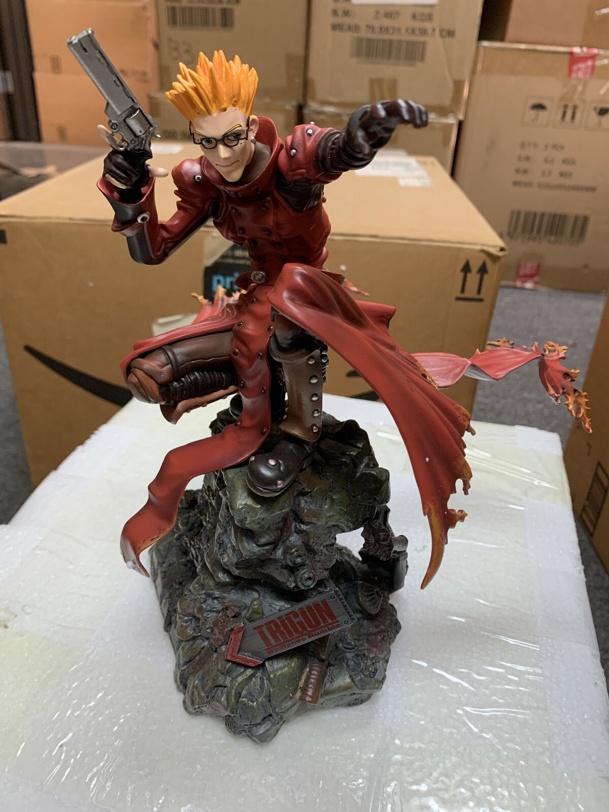 DAMAGED* Trigun: Vash the Stampede Attack Ver 1/6 Scale DAMAGED* Trigun: Vash the Stampede Attack Ver 1/6 Scale