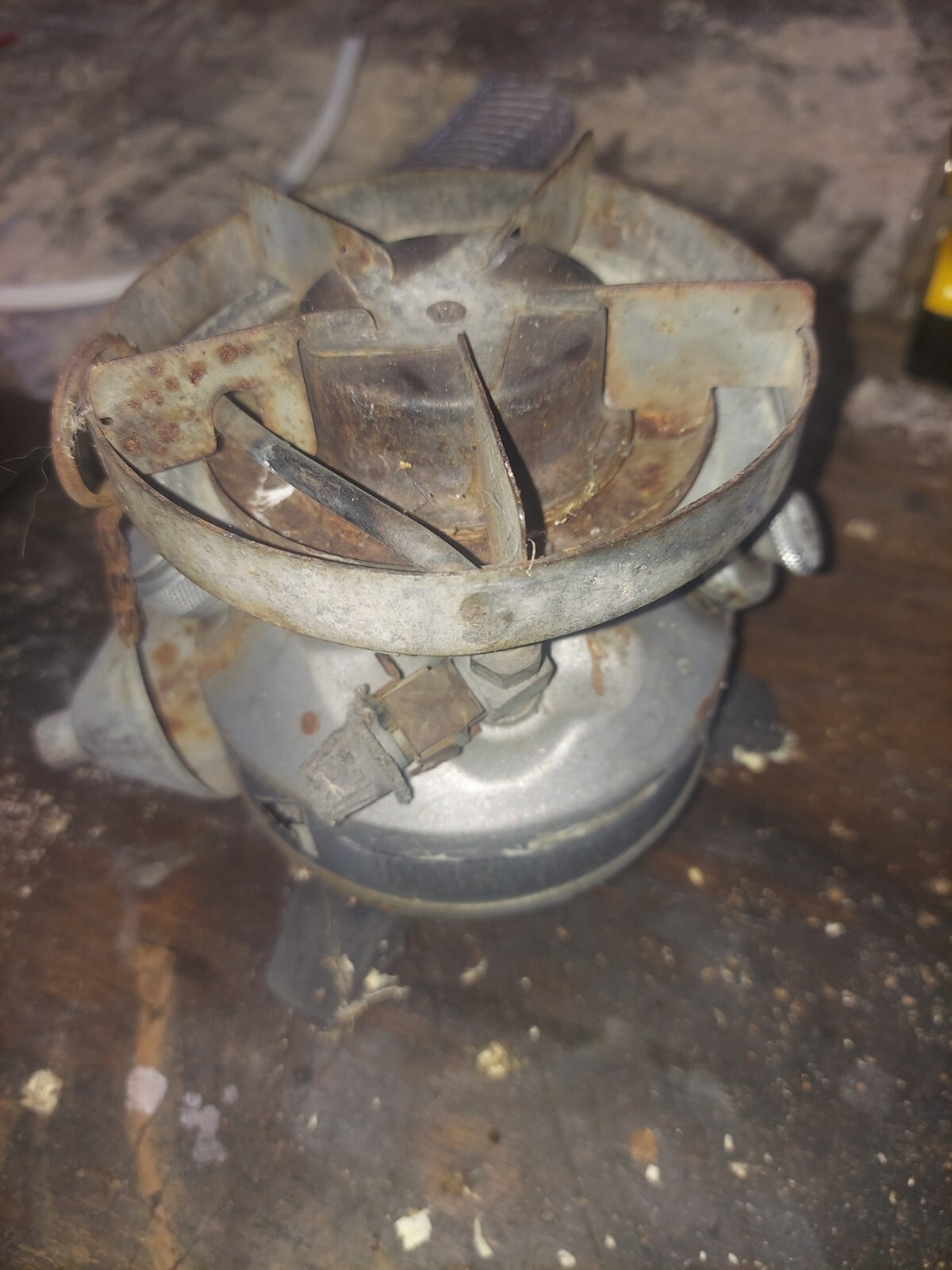 Coleman Peak 1 Model 550B Multi Fuel Camping/Backpacking Stove