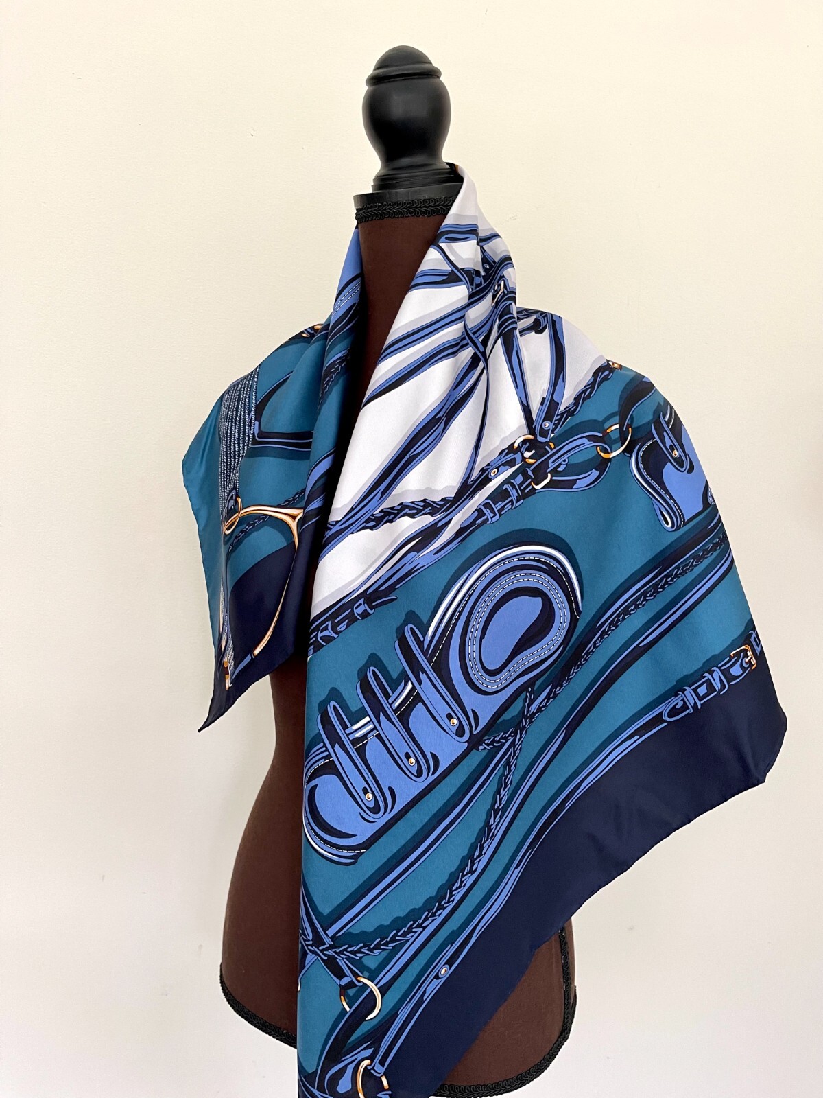 Pre-owned Gucci Silk Wrap Equestrian Horsebit Blue White Unisex Scarf With  Gift Box In Multicolor
