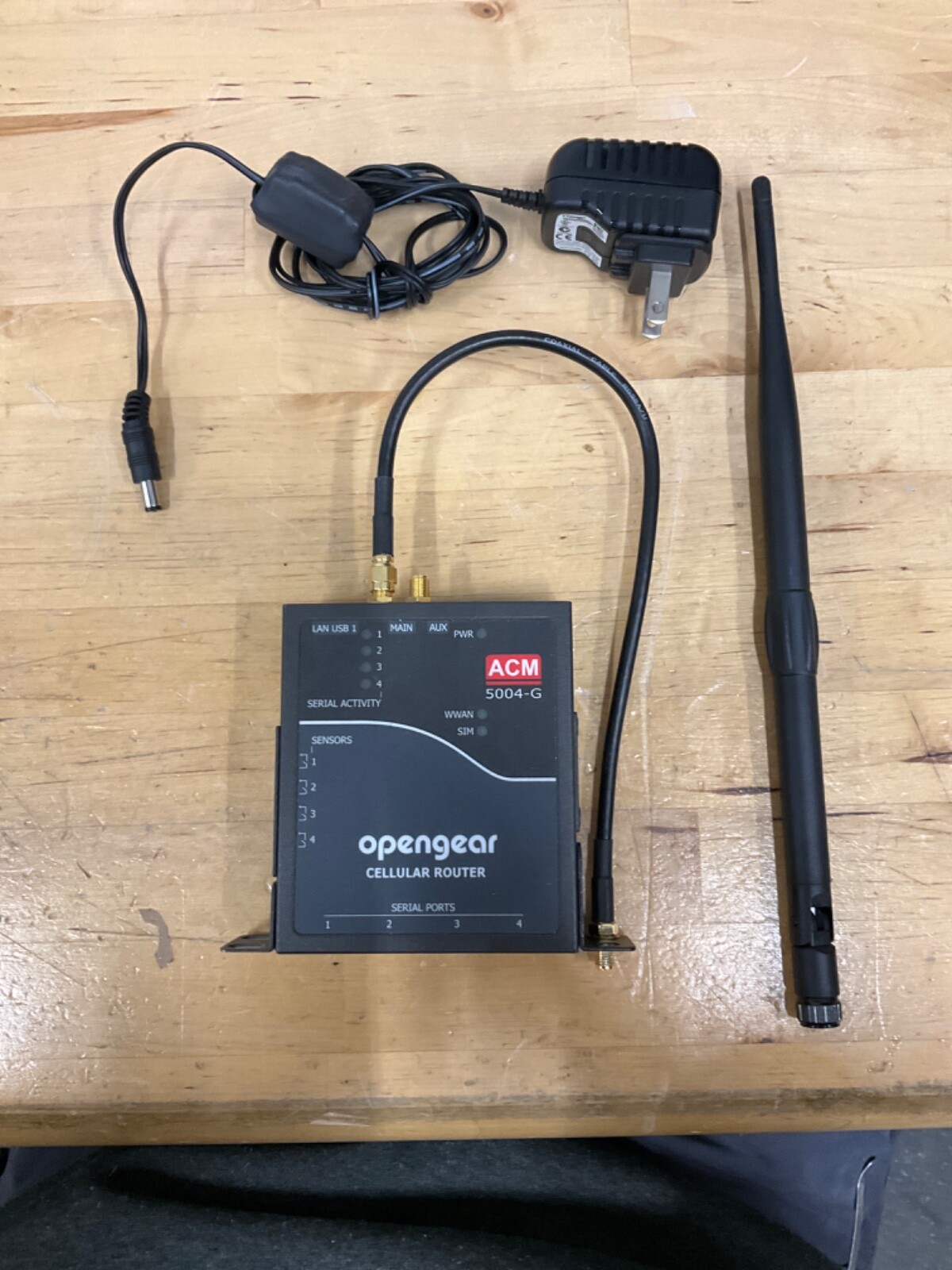 希少！Opengear 小型コンソールサーバー ACM5004-F-E 希少！Opengear 小型コンソールサーバー ACM5004-F-E 希少