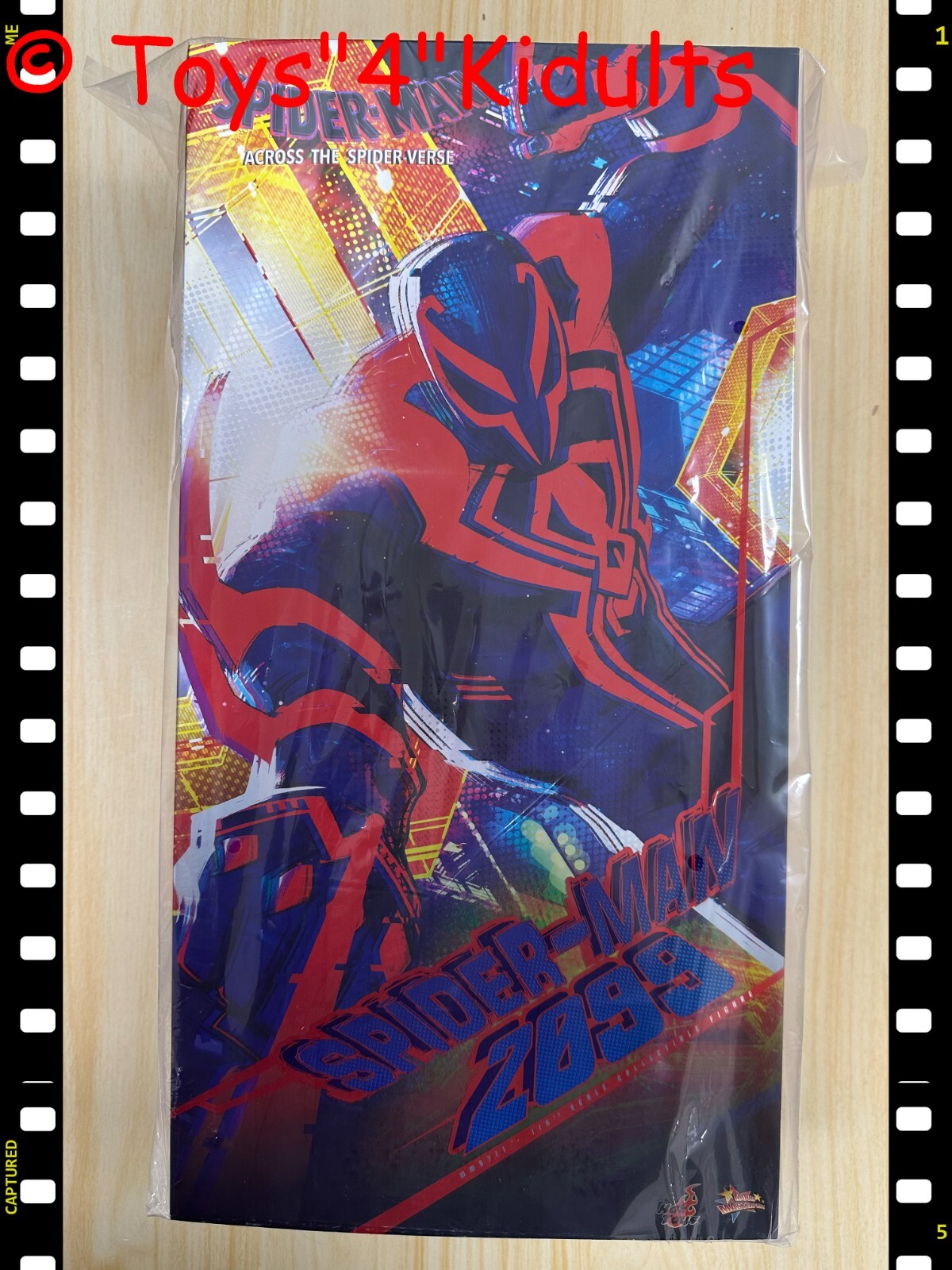 Hot Toys MMS711 Spider-Man: Across the Spider-Verse Spider Hot Toys MMS711 Spider-Man: Across the Spider-Verse Spider