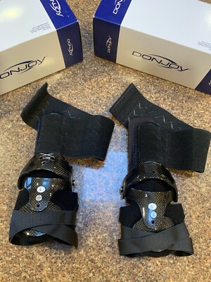 DonJoy CXT Carbon Wrist Braces (Pair of Large) w/Speed Wrap Closures