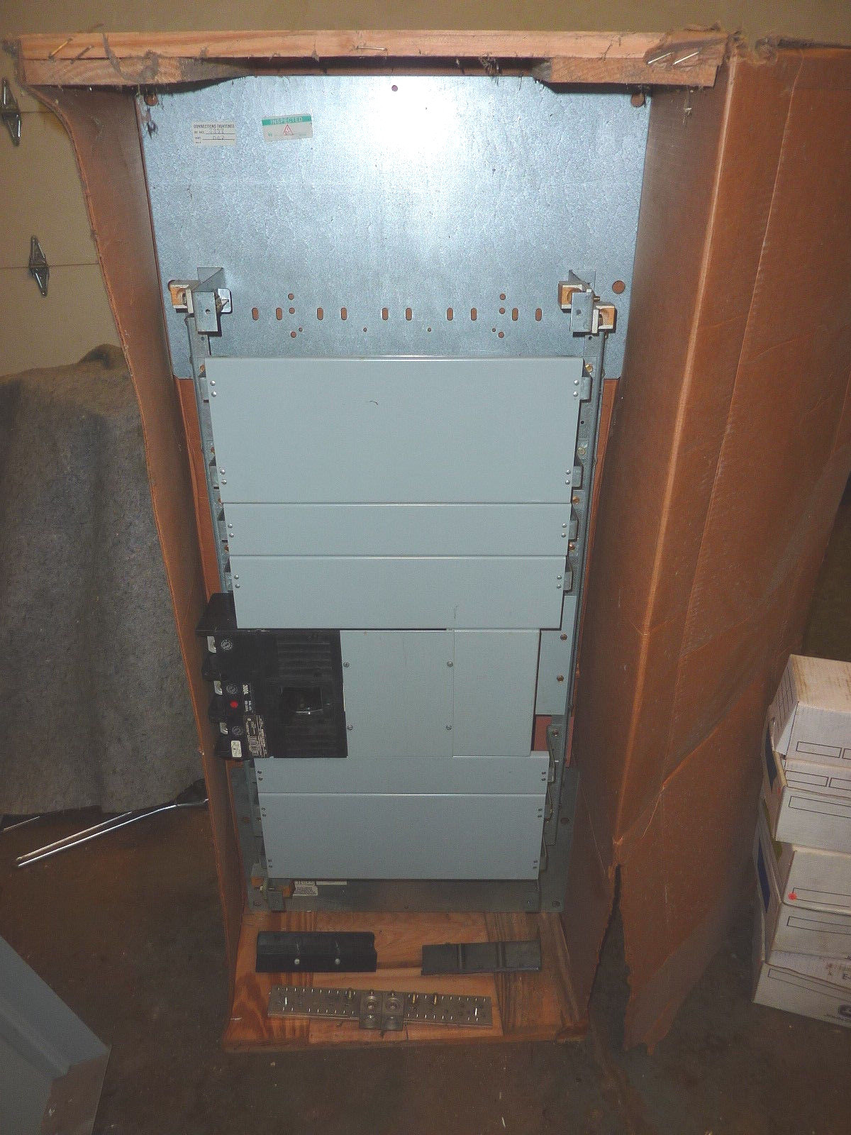 GE Type CCB,1200 AMP,208Y120AC,3p,4w,PANEL INTERIOR,w300A TJJ436300 Breaker,NEW
