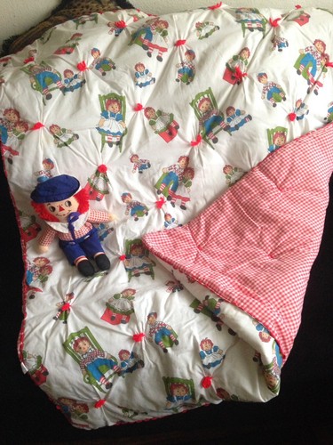 Vtg 60s Tossed Raggedy Ann Andy Crib Summer Quilt Red Rick Rack 52