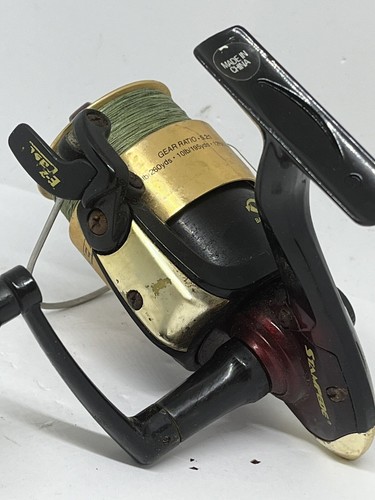Bass Pro Shops Stampede Fishing Reel Model  ST40
