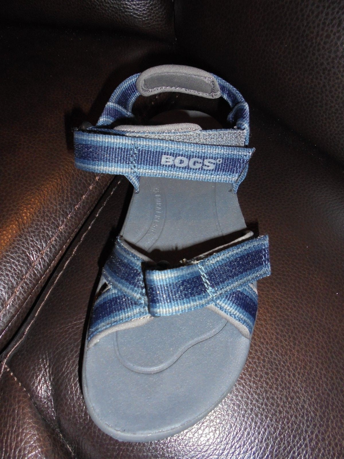BOGS RIO STRIPES ATHLETIC SANDALS BOYS SZ 3 NAVY/ MULTI NWT