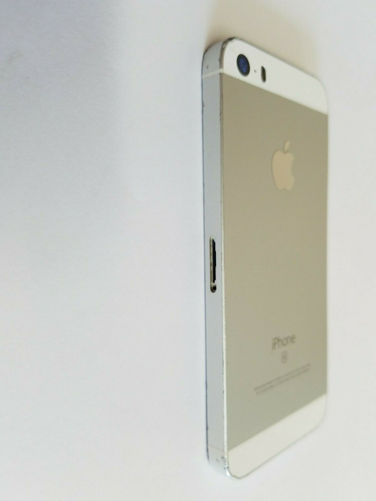 ハムハム　　Apple iPhone SE ホワイト Apple iPhone SE 1st Generation 4G LTE 16GB /32GB /64Gb