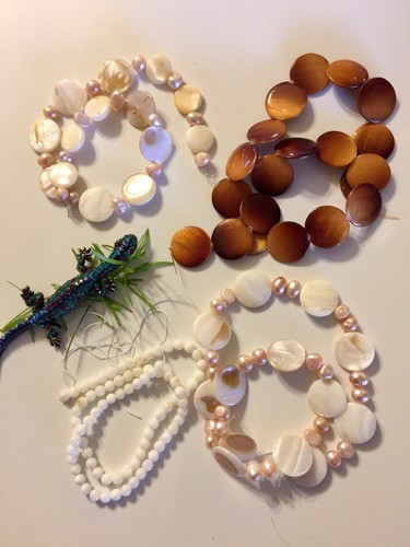 Lot- Bead Freshwater Pearl, Shell, Natural 4 Strand, Mix Size, Shape
