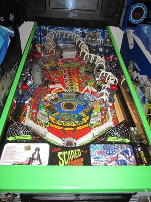 Elvira SCARED STIFF Bally PINBALL MACHINE  - beautiful!