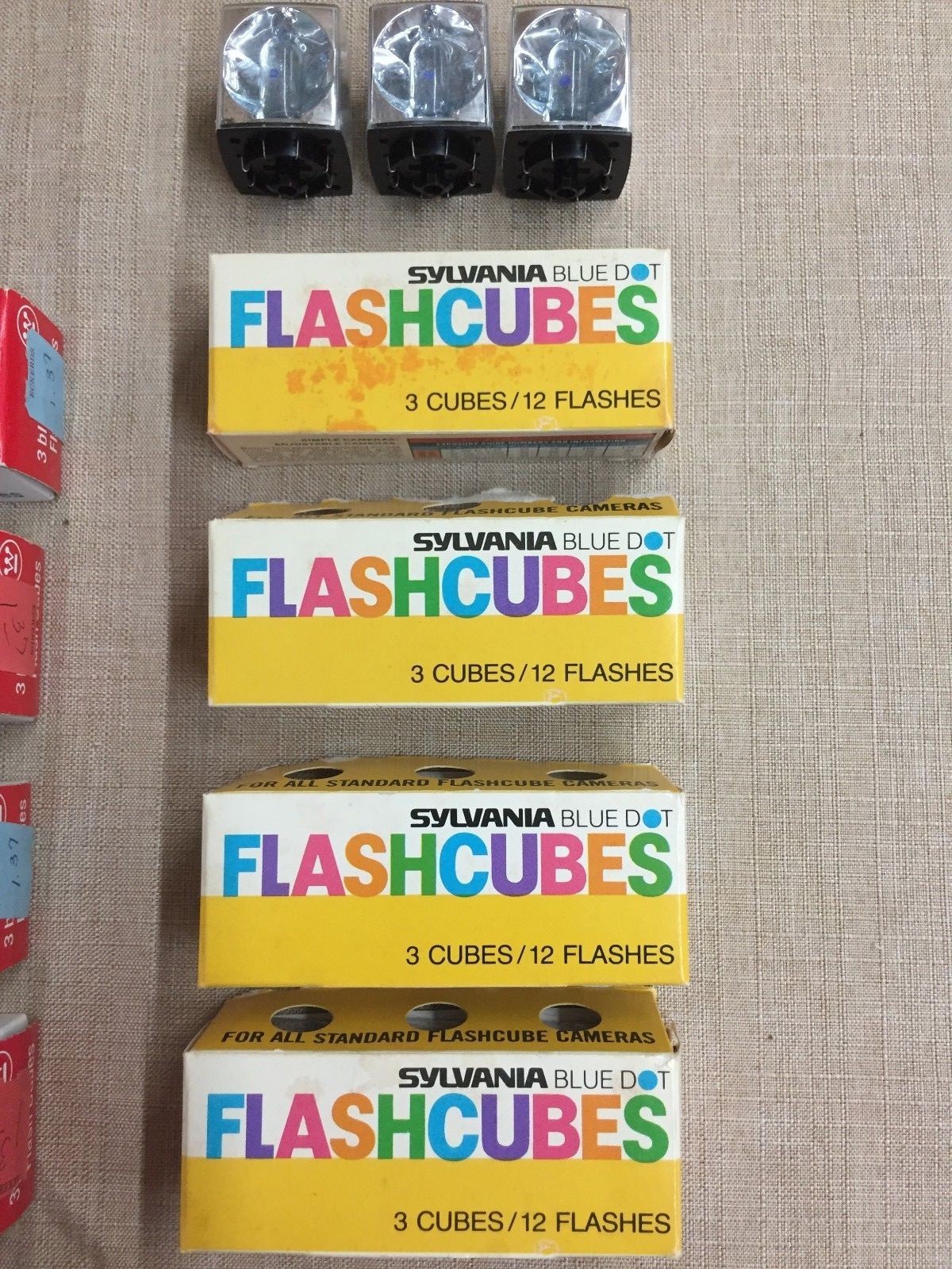 Lot of 27 Vintage Camera Flash Cube Flashbulbs Westinghouse~Blue Dot~Sylvania