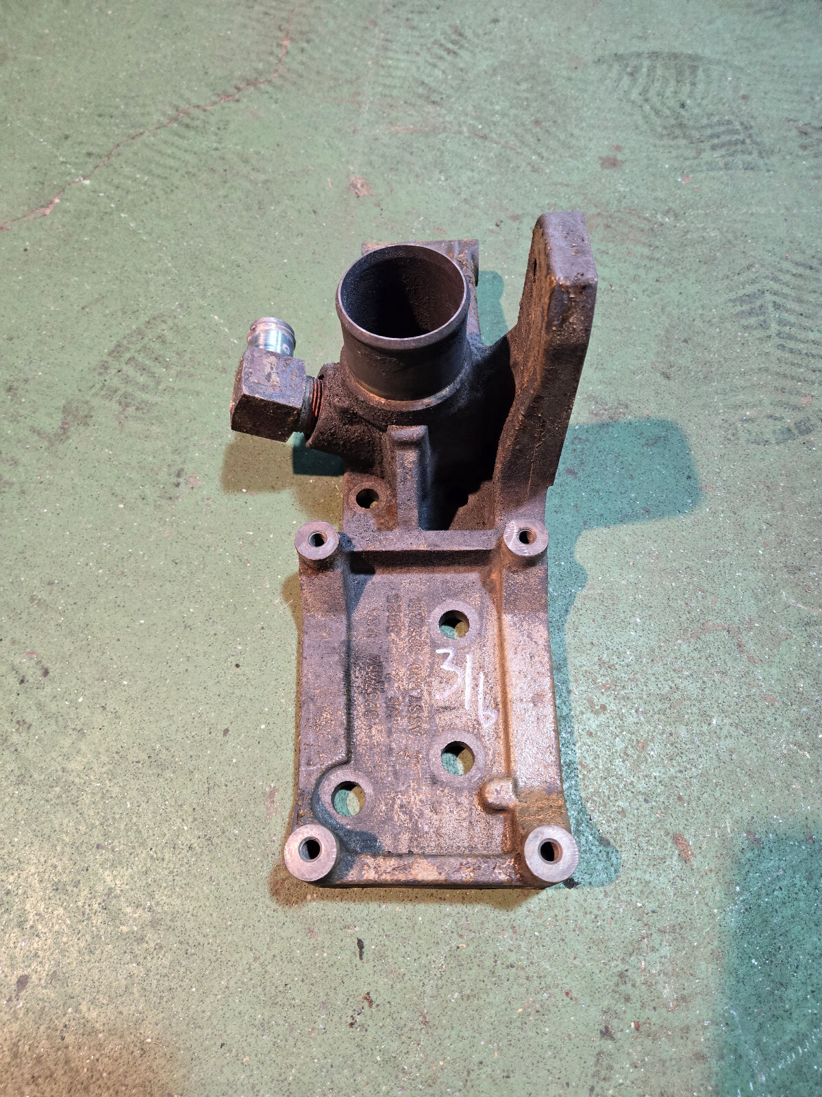 03-07 Dodge Ram Cummins 5.9L Engine Bracket 3957252 3957251 bracket - Picture 6 of 6