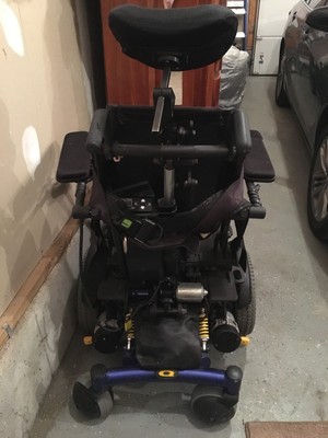 Pride Quantum 6000Z Power Wheelchair For parts  Or Repair Articulating Legs Tilt