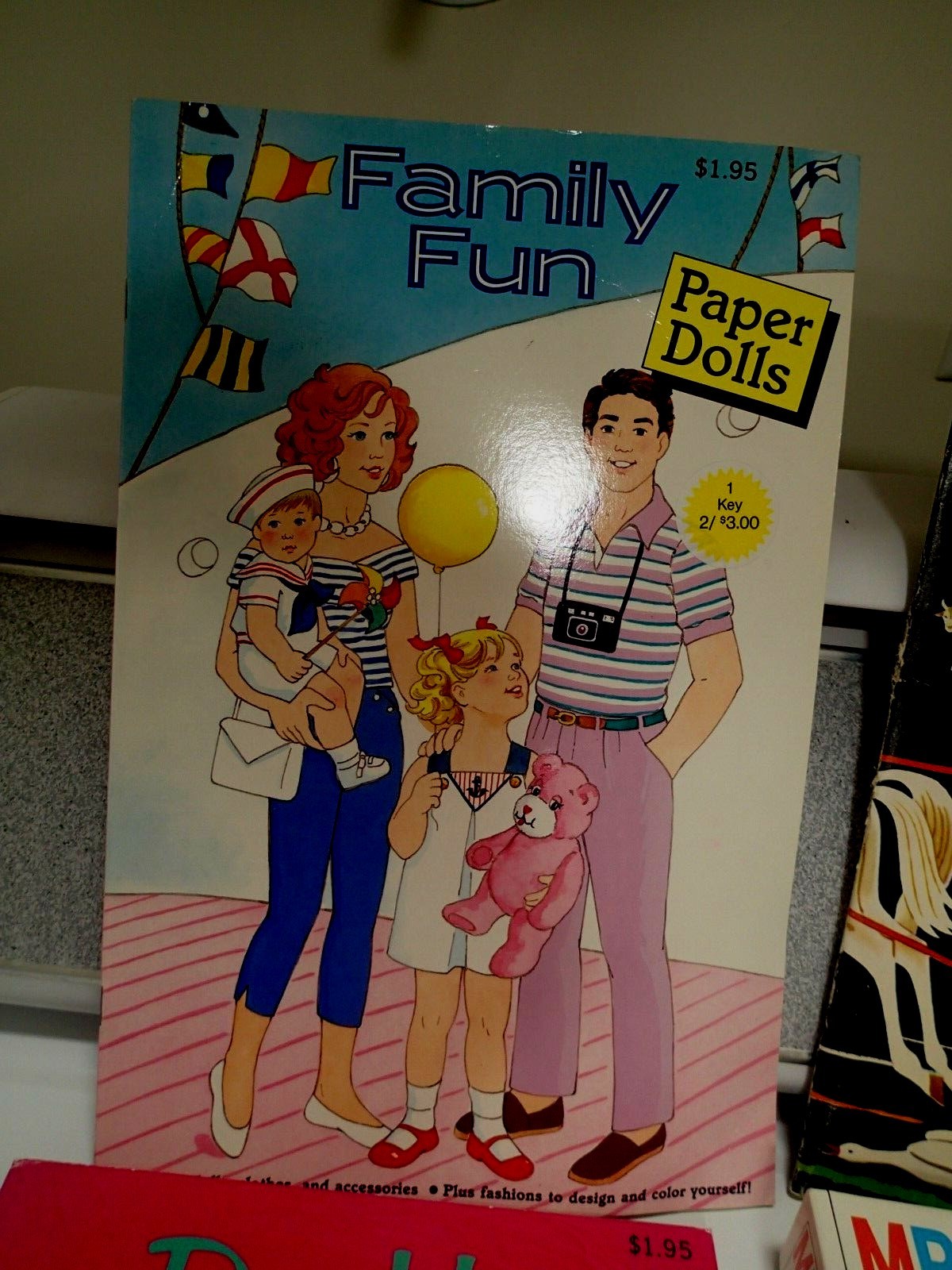 6 VINTAGE LOT OF PAPER DOLLS MAGNETIC, & 5 BOOKLET PAPER DOLLS