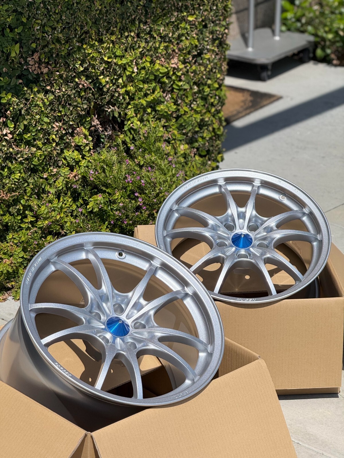 set of 4) Mugen MF10 17x8.5 +40, 18x10.5 +45 5x114.3 Silver
