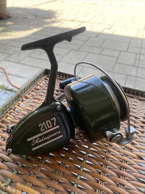 Vintage Shakespeare 2107 Deep Sea Spinning Reel Nice Condition