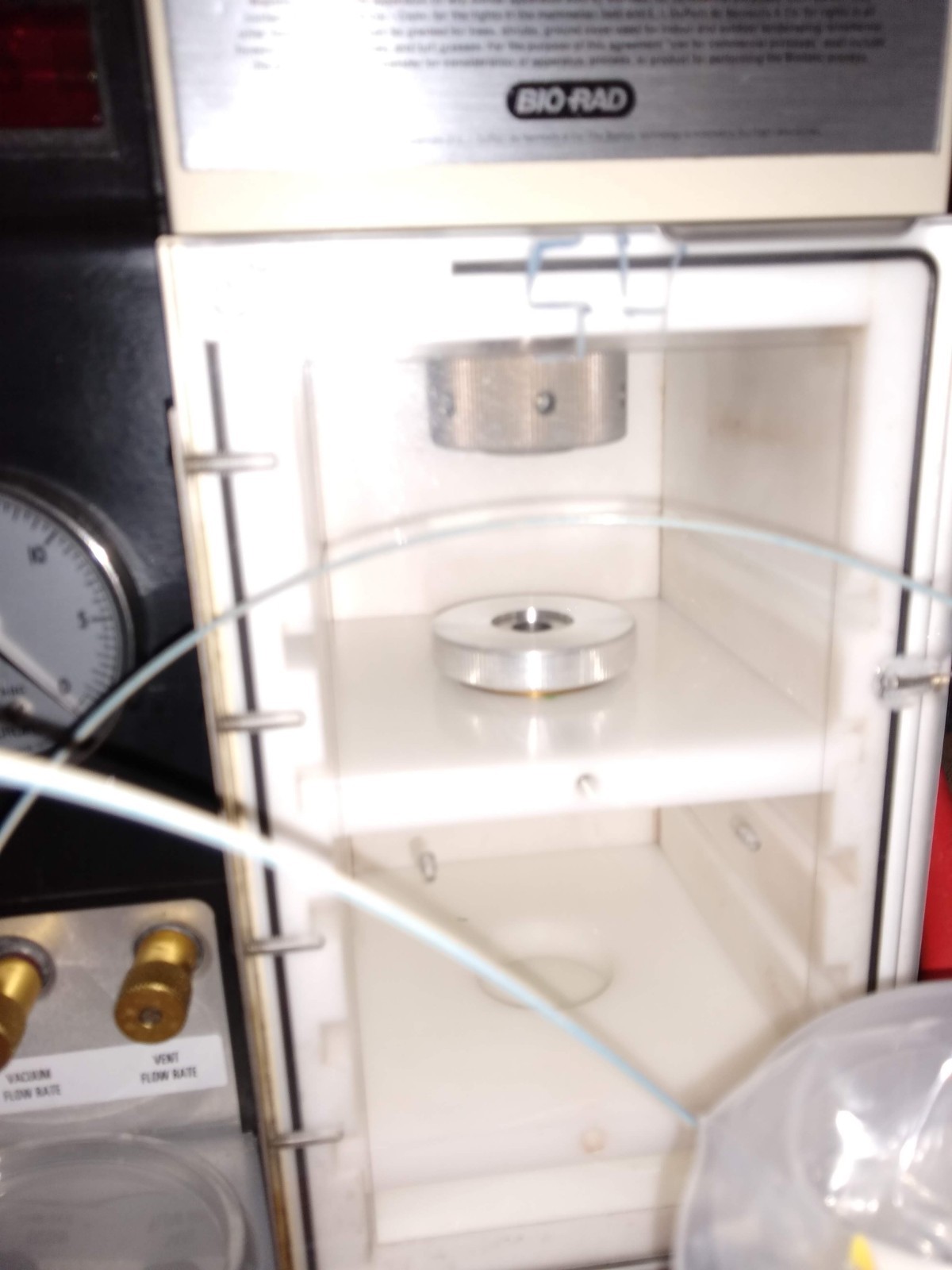 PDS-1000 Biorad He system accelerates nucleic acid