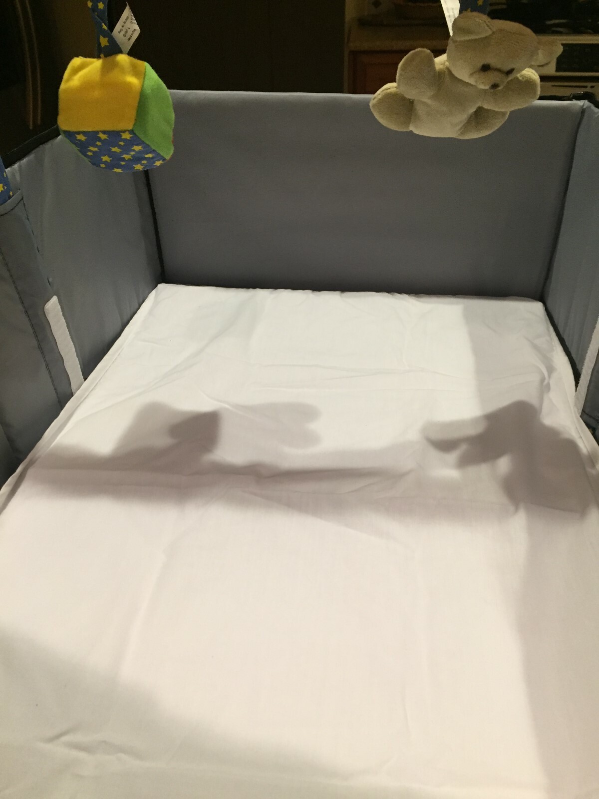 Eddie Bauer Infant Travel Bed Portable Bed Bassinet Changing Table