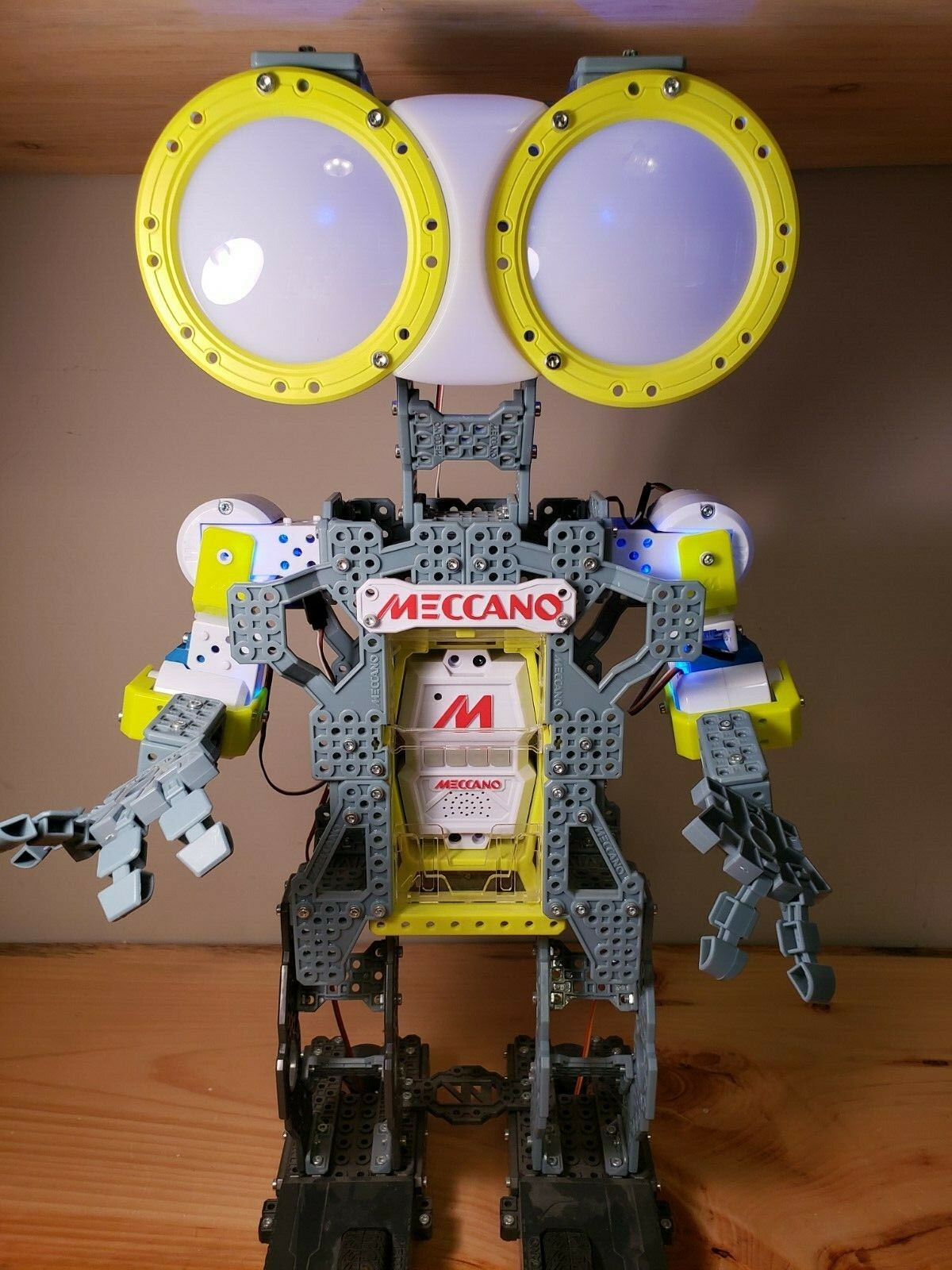 Meccano Tech Meccanoid Personal Robot 2 feet tall