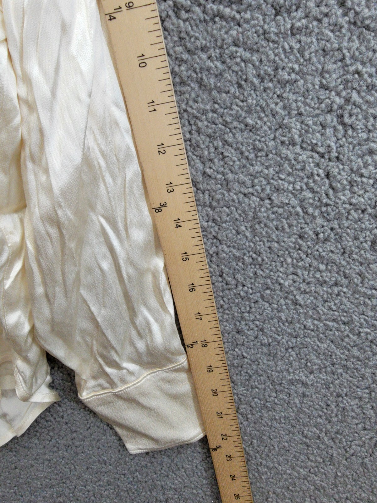 WAYF Fynn Satin Button Front Blouse Women's L Cream Patch Pocket Long Sleeve - Picture 5 of 19