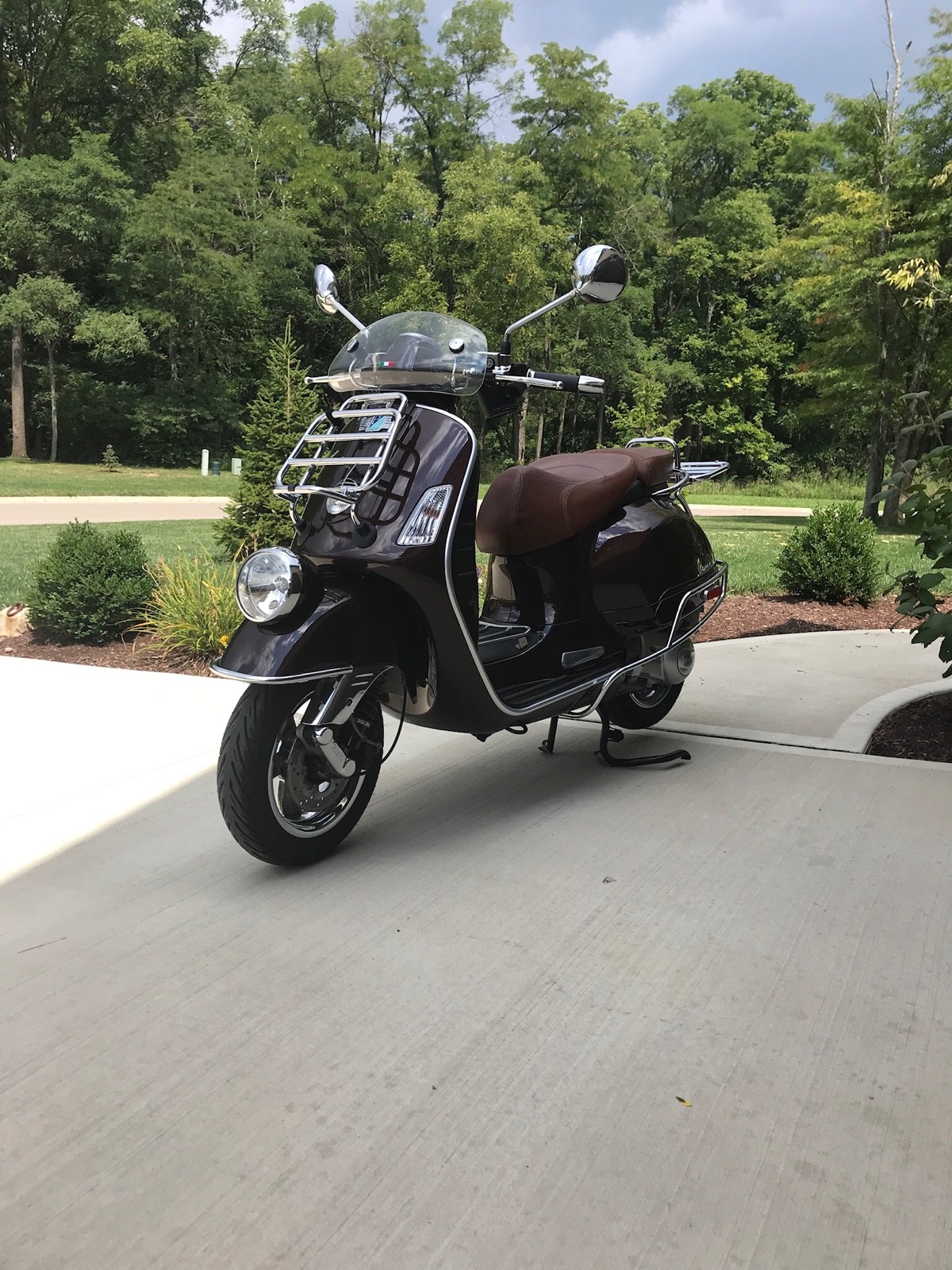 Vespa GTV 300 GTV300 lots of chrome accessories