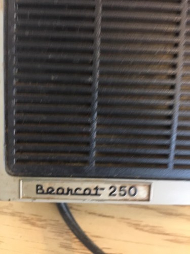 Bearcat BC-250 Scanner by Electra Company powers on