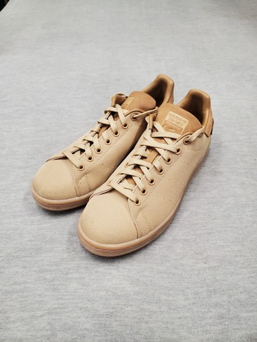 a/tan Adidas Originals Men's Pantone Gum STAN SMITH SHOES GZ2593