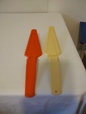 Tupperware Pie/Cake Cutter and Server