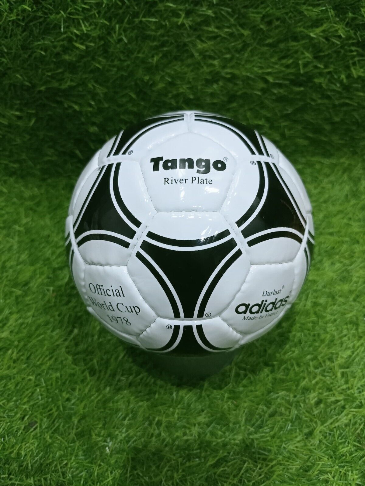 ADIDAS TANGO RIVER PLATE FIFA WORLD CUP 1978 SOCCER BALL ADIDAS TANGO RIVER PLATE FIFA WORLD CUP 1978 SOCCER BALL