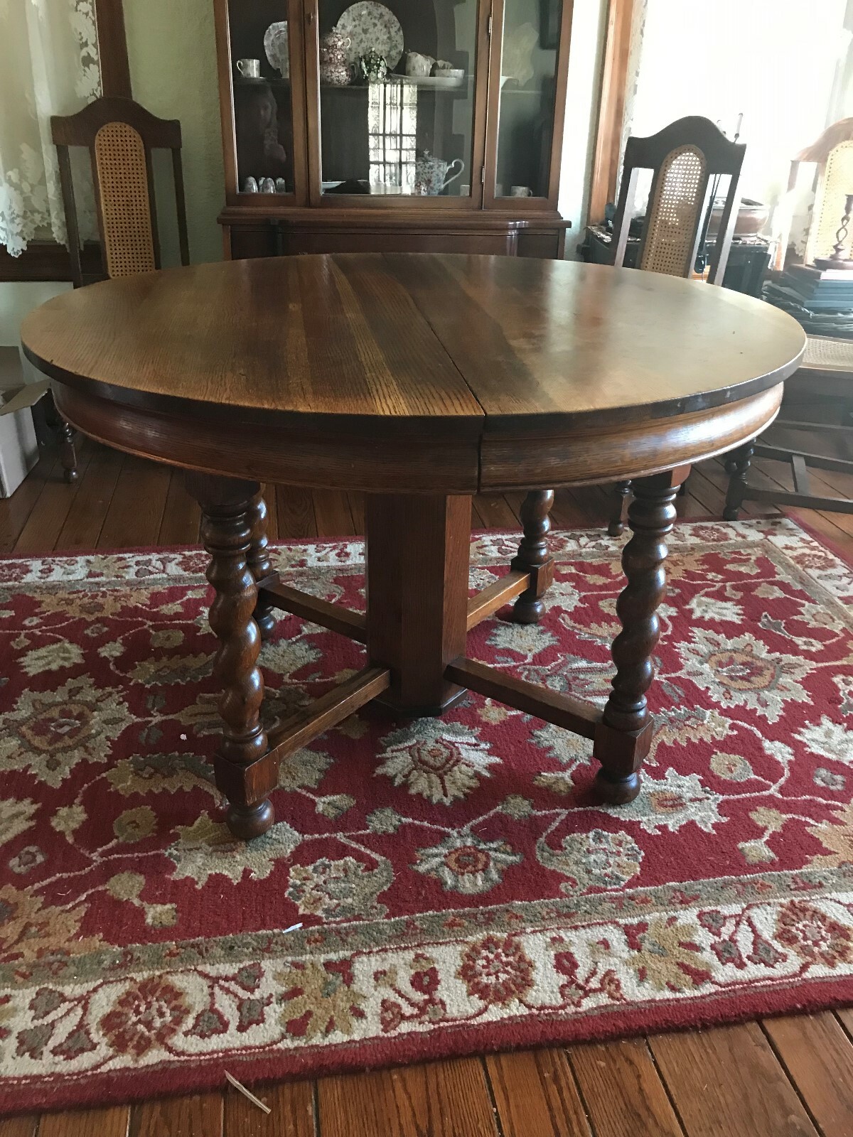 Beautiful Oak Barley Twist Dining Table and 6 Chairs set with rush seats