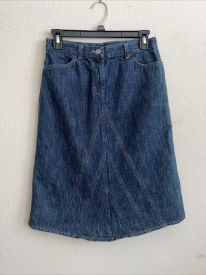 Jean Skirt  Sisley Italian Size 40.   13.75 Inch Across