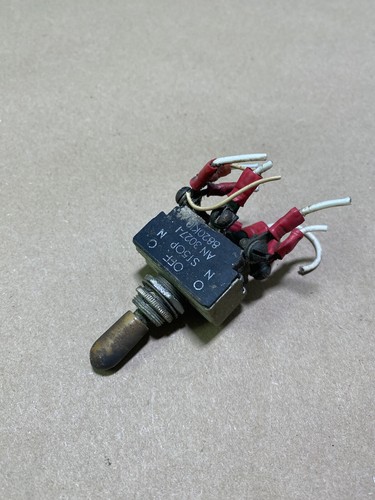 Piper PA-28 On-Off-On NAV Light Switch AN3027-1 (1882) | eBay