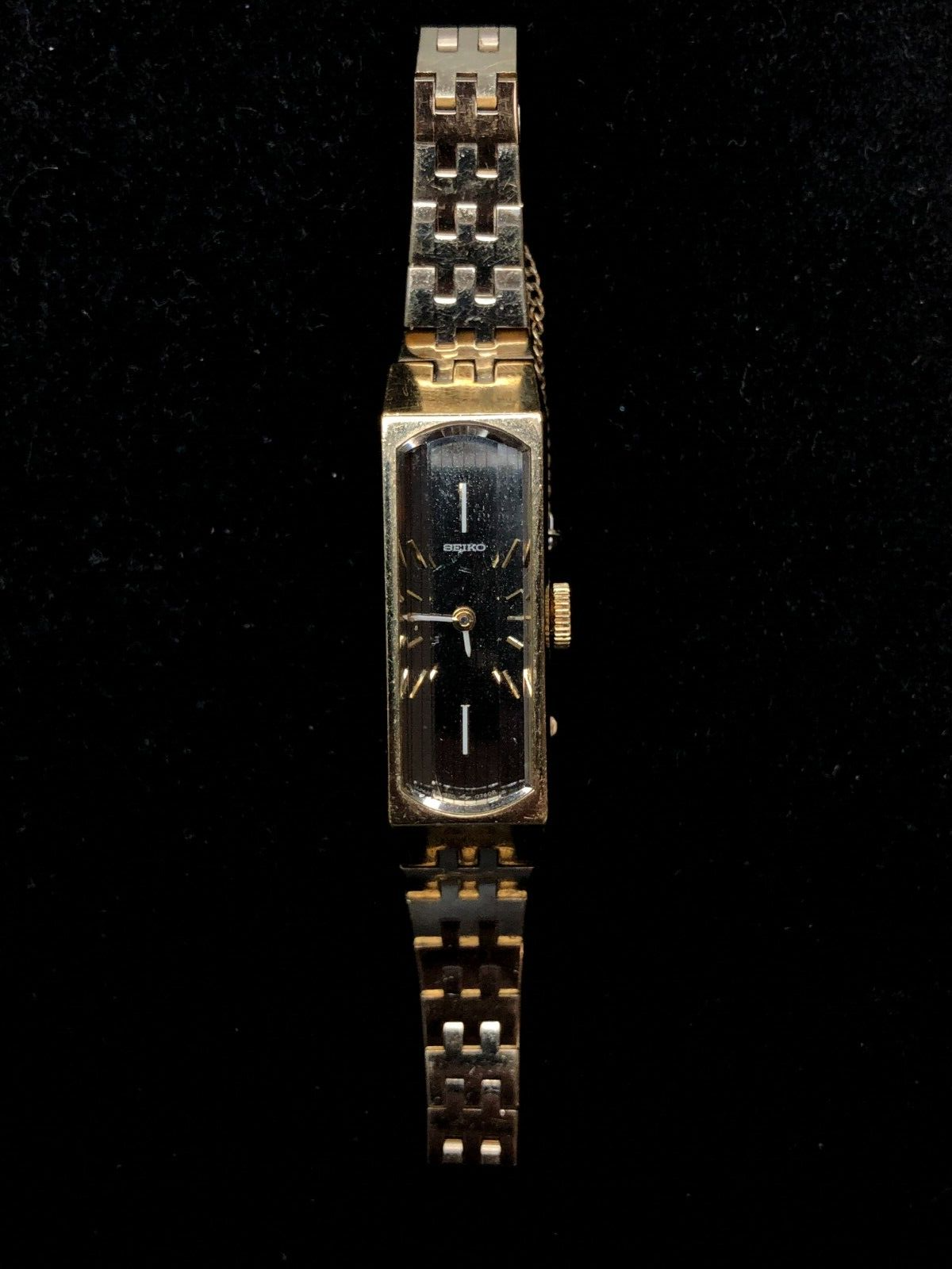 SEIKO VTG 1520-367F SLIM CUT CRYSTAL 17 JEWEL LADIES WATCH SEIKO VTG 1520-367F SLIM CUT CRYSTAL 17 JEWEL LADIES WATCH