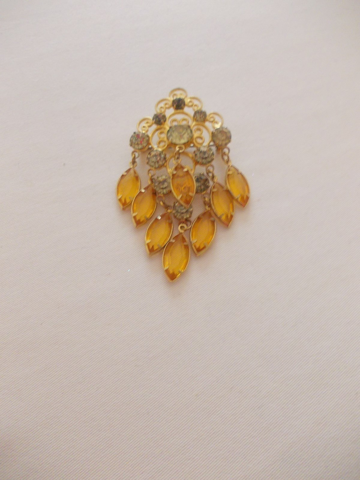 Vintage Pale Green & Amber Rhinestone Brooch Pin Goldtone Filigree ECU
