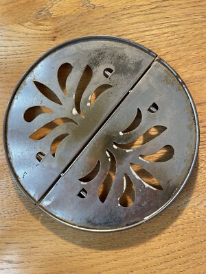 Vintage Floral Design Round Metal Expandable Trivet
