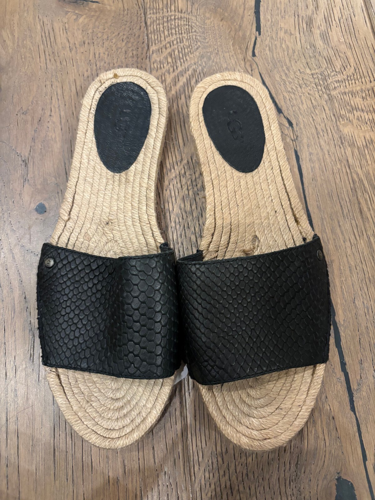 UGG Australia 1011192 Black Cherry Exotic Jute Espadrille UGG Australia 1011192 Black Cherry Exotic Jute Espadrille