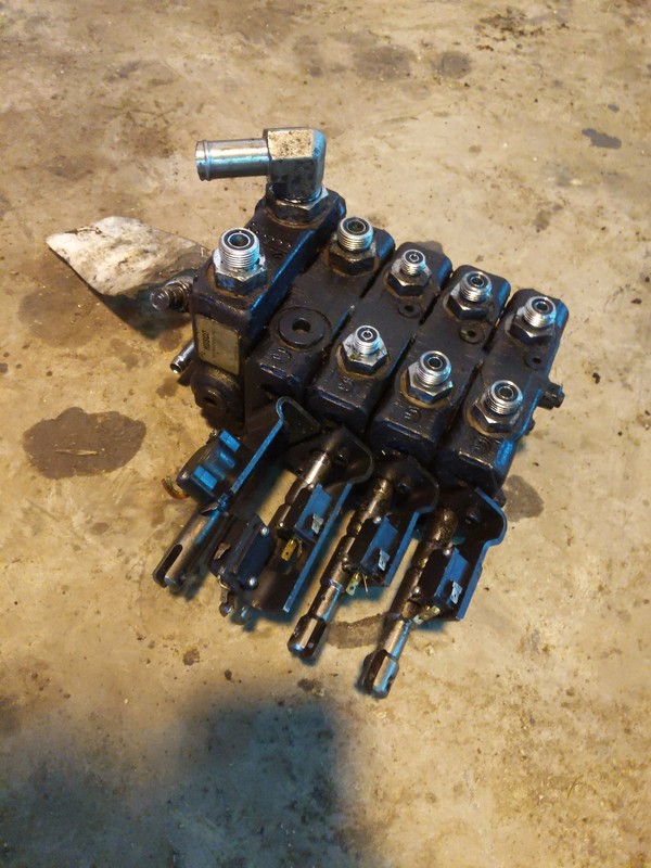 Husco Hydraulic Valves Surplus Industrial Equipment