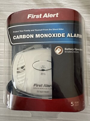 First Alert Carbon Monoxide Alarm   New CO400 Detector   9V Battery Included