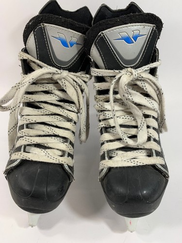 CCM Vector ICE HOCKEY SKATES SIZE 4 BLACK/WHITE Boys Youth