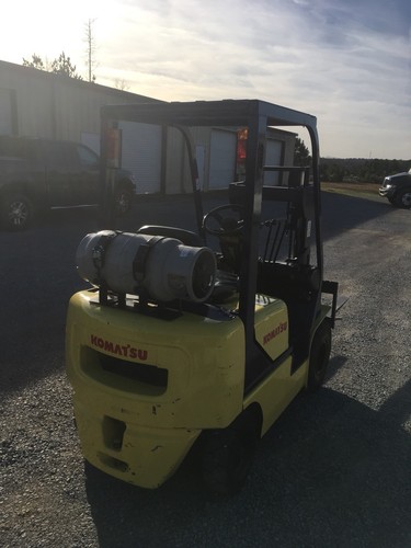 2000 Komatsu Forklift, 3,000 lb lift, Propane