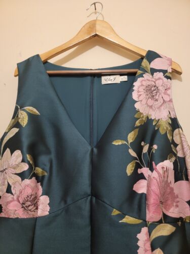 Pre-owned Eliza J Floral Women's Plus Print Satin Fit & Flare Dress Emerald Green Sz 18w In Green