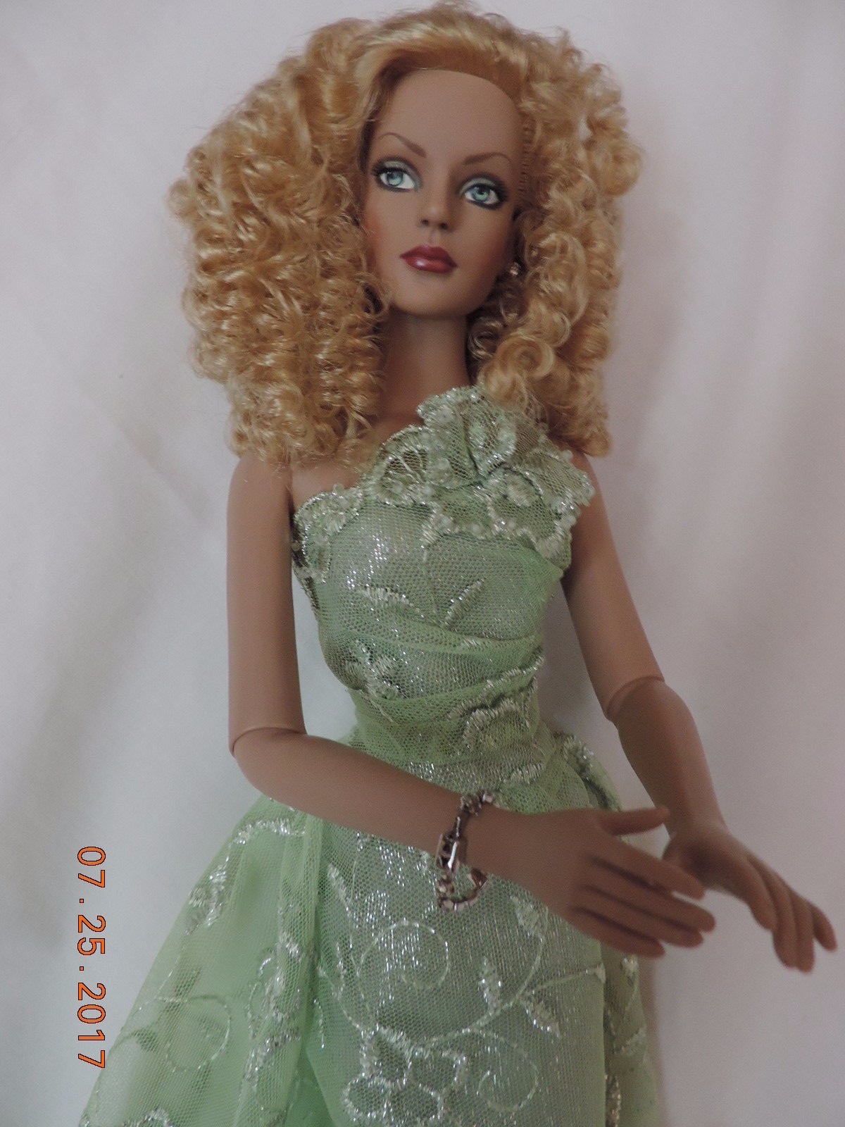 Robert Tonner Envy Doll