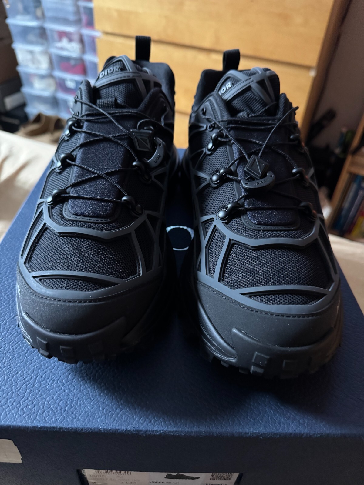 【DIOR】送料/関税込 B31 Runner Sneakers Dior B31 Runner Sneakers in black technical mesh and grey