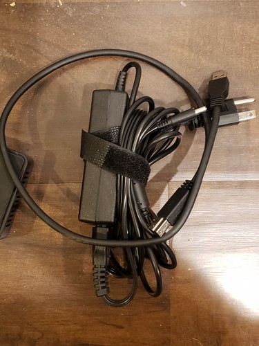 Dell USB 3.0 Ultra HD/4K Triple Monitor Display Docking Station D3100