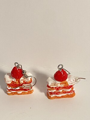 vintage Napoleon Strawberry Dessert Cake Cute Dangle Earrings rare