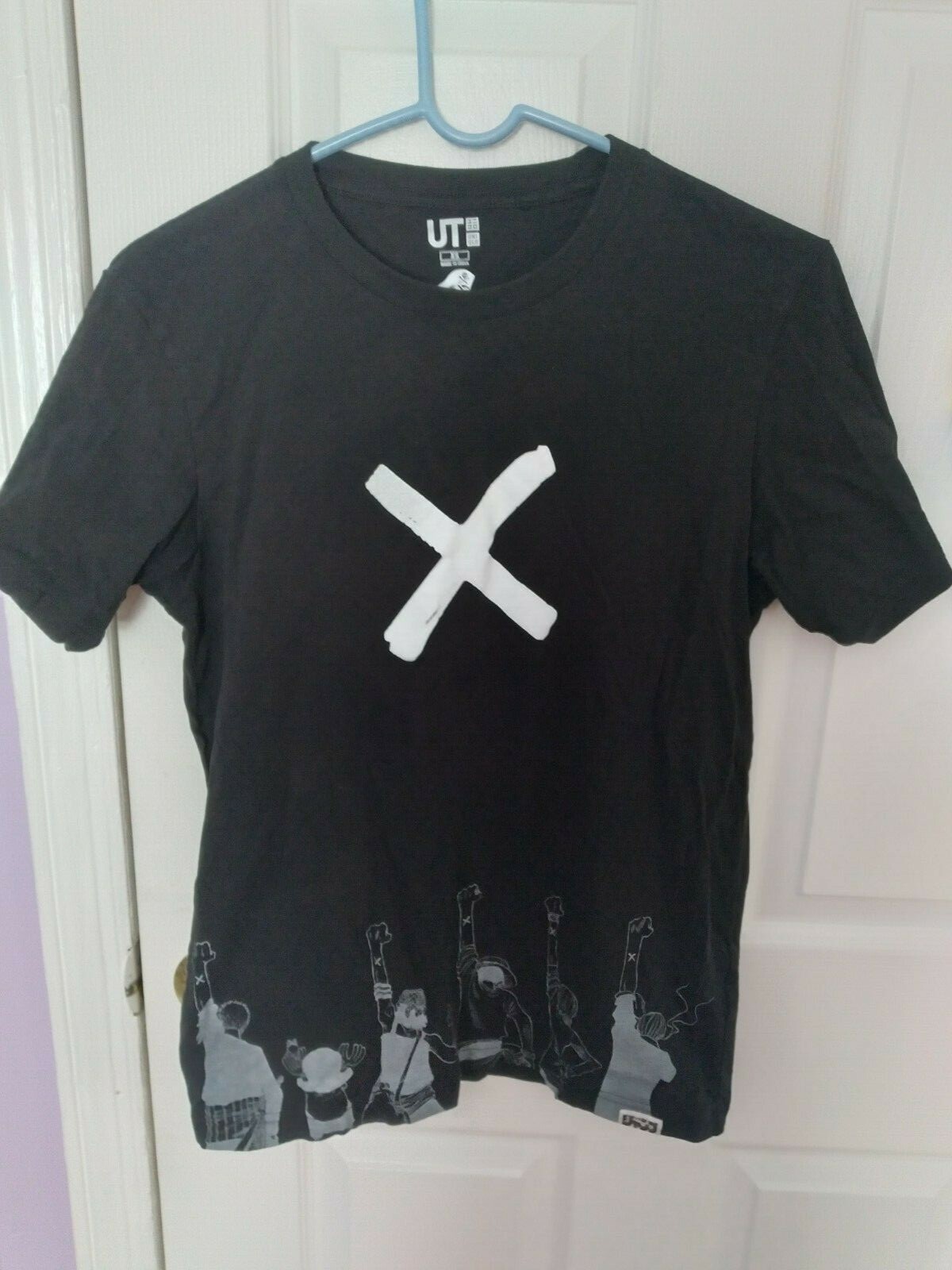 UNIQLO Shonen Jump 50th ONE PIECE Cross Mark X Anime T Shirt